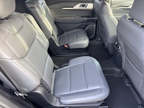 New 2026 Ford Explorer Active w/ Active Comfort Package image 15