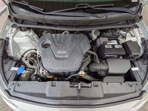 Used 2013 Hyundai Accent GLS image 12