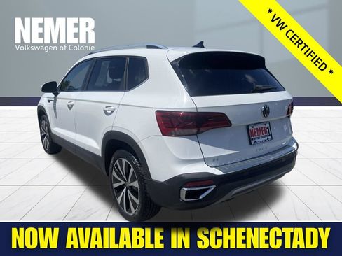 Certified 2023 Volkswagen Taos SE FWD image 3