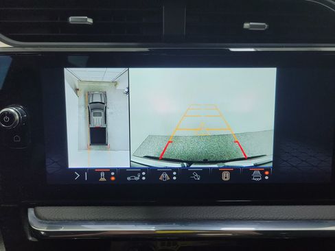 Used 2025 GMC Sierra 1500 Denali w/ Technology Package AWD/4WD image 27