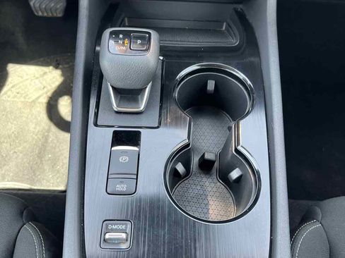 Used 2023 Nissan Rogue S image 11