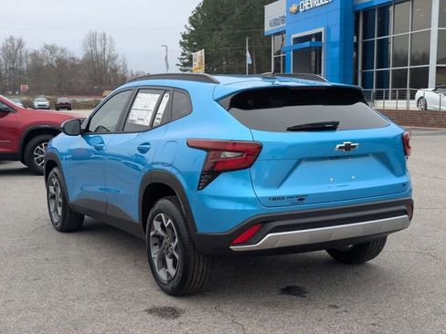 New 2026 Chevrolet Trax LT w/ Driver Confidence Package image 5