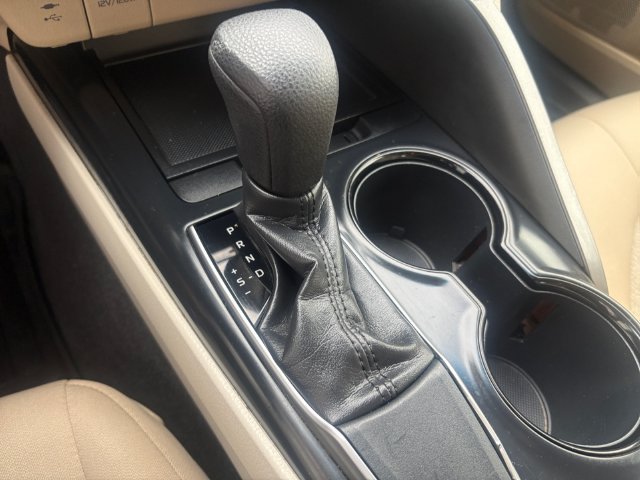 Used 2018 Toyota Camry LE w/ Convenience Package FWD image 16