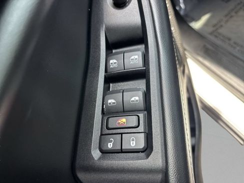 Used 2023 Jeep Grand Cherokee Laredo RWD image 20