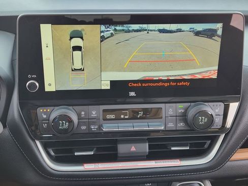 Used 2025 Toyota Grand Highlander Platinum image 13