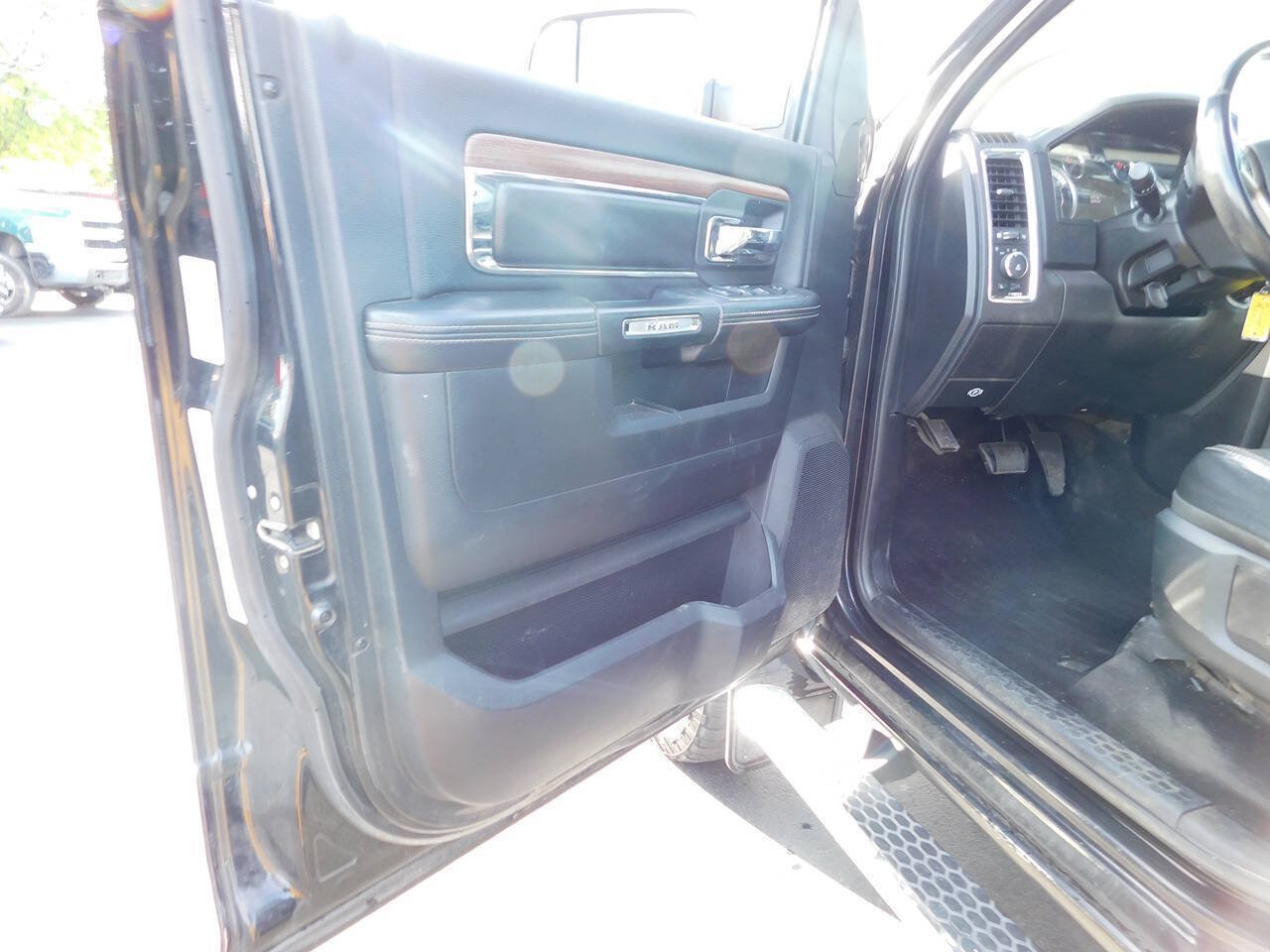 Used 2013 RAM 3500 Laramie AWD/4WD image 19