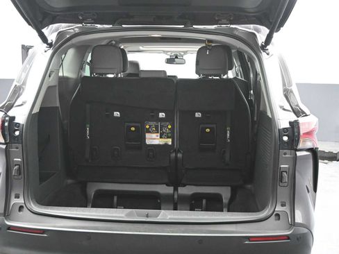 Used 2022 Toyota Sienna XLE image 7