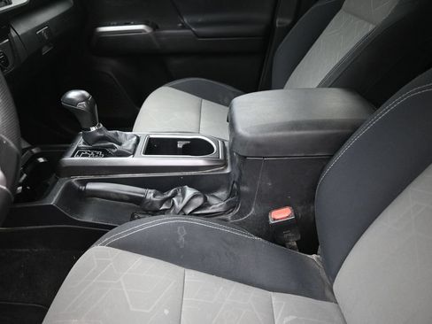 Used 2023 Toyota Tacoma TRD Off-Road w/ Technology Package AWD/4WD image 21