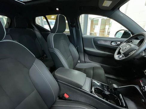 Used 2023 Volvo XC40 Recharge Plus AWD/4WD image 29