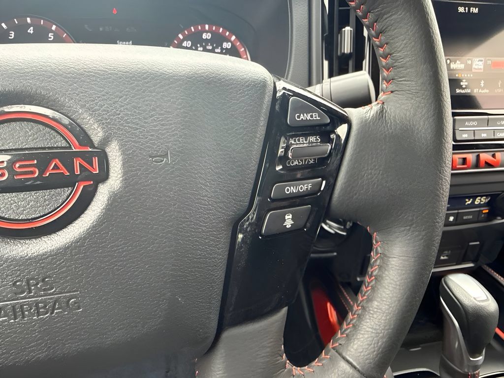 Used 2025 Nissan Frontier PRO-4X AWD/4WD image 15