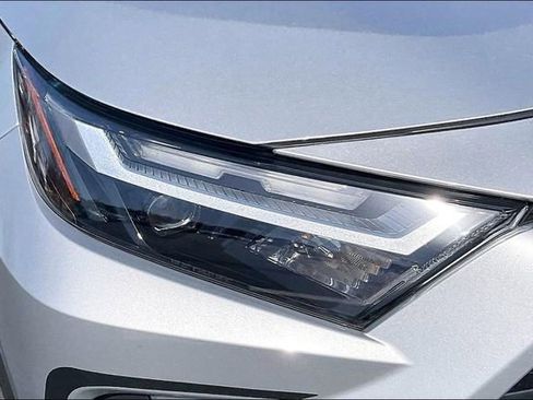 Used 2022 Toyota RAV4 XLE Premium image 29