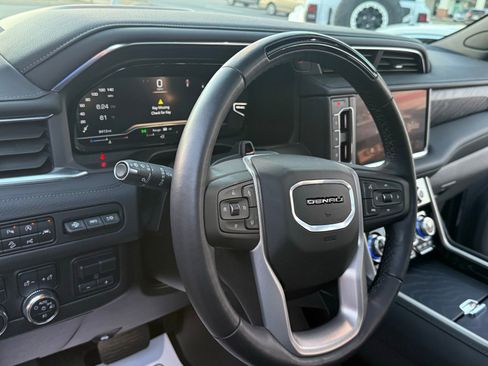 Used 2024 GMC Yukon XL Denali w/ Advanced Technology Package image 41