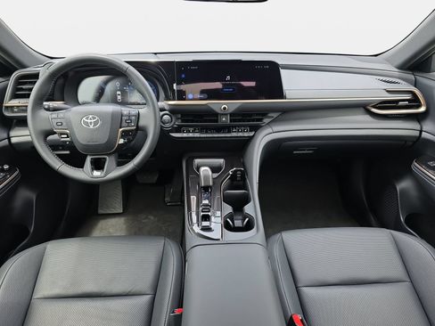 Used 2026 Toyota Crown AWD/4WD image 9