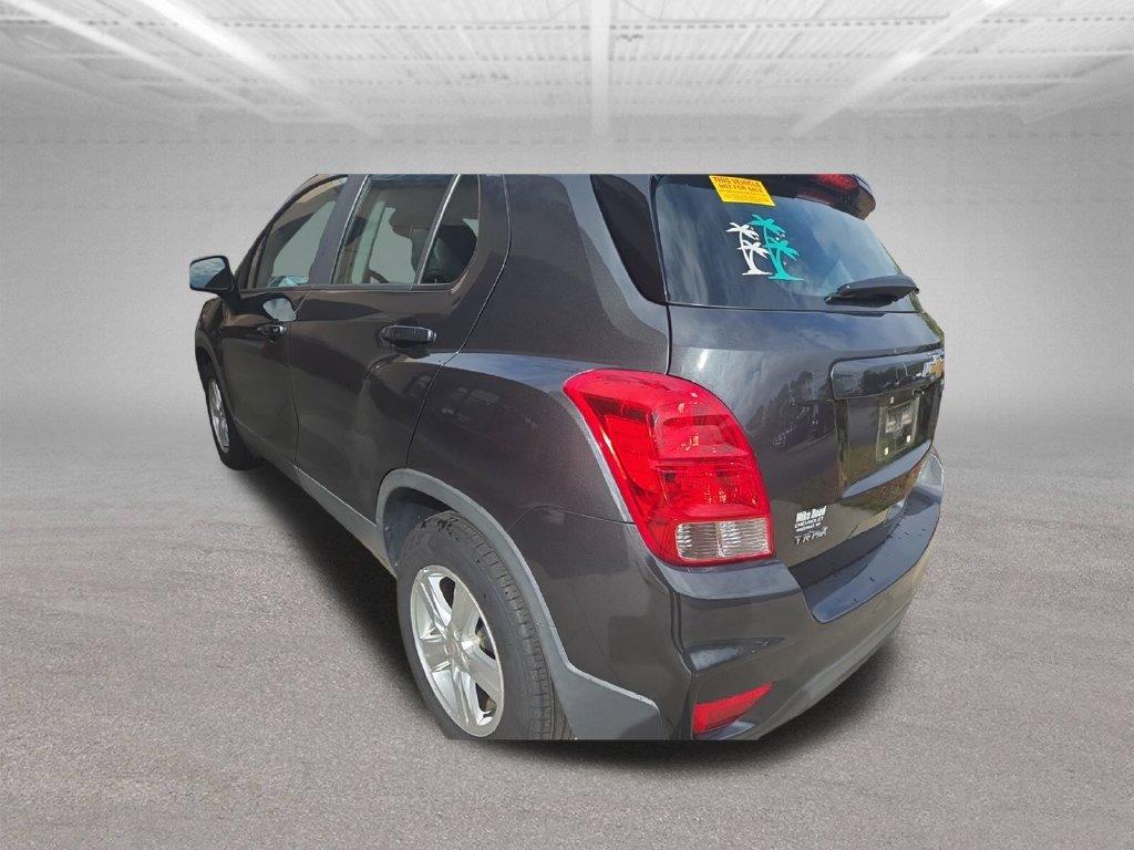 Used 2020 Chevrolet Trax LS FWD image 4