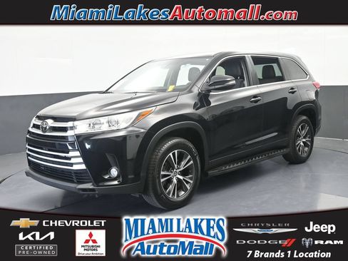 Used 2019 Toyota Highlander Plus FWD image 1