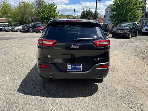 Used 2015 Jeep Cherokee Sport FWD image 4
