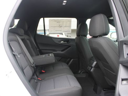 New 2026 Chevrolet Equinox LT w/ Safety and Technology Package FWD image 29