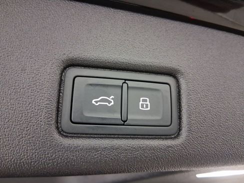 New 2025 Audi SQ5 Premium Plus image 17