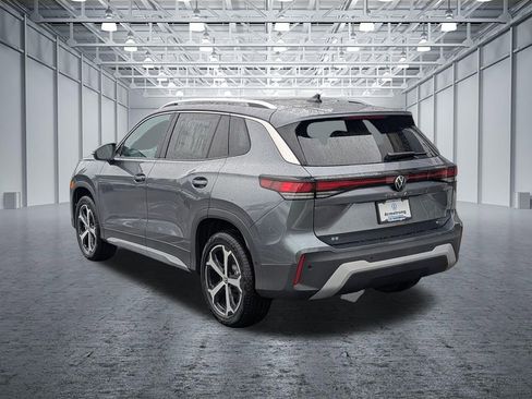 New 2026 Volkswagen Tiguan SE image 3