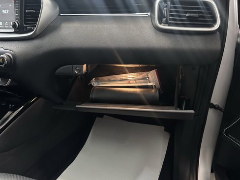 Used 2020 Kia Sorento SX image 33