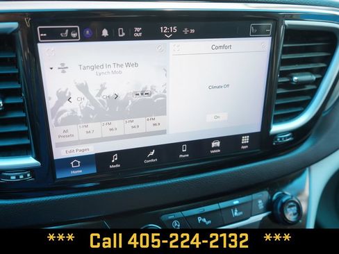 Used 2023 Chrysler Pacifica Touring-L FWD image 32