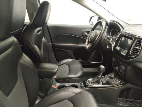 Used 2019 Jeep Compass Latitude AWD/4WD image 21