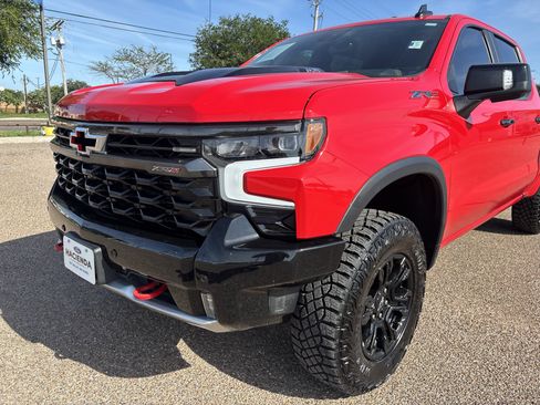 Used 2025 Chevrolet Silverado 1500 ZR2 w/ Technology Package AWD/4WD image 7