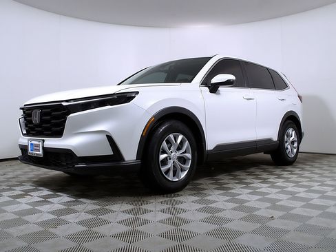 Used 2024 Honda CR-V LX image 2