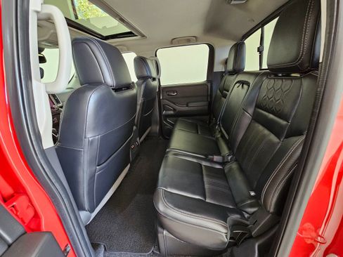 Used 2022 Nissan Frontier SV w/ SV Premium Package RWD image 21