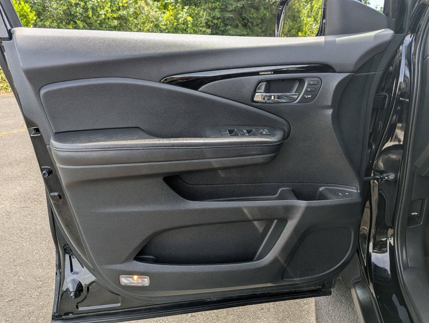 Used 2016 Honda Pilot Touring image 10