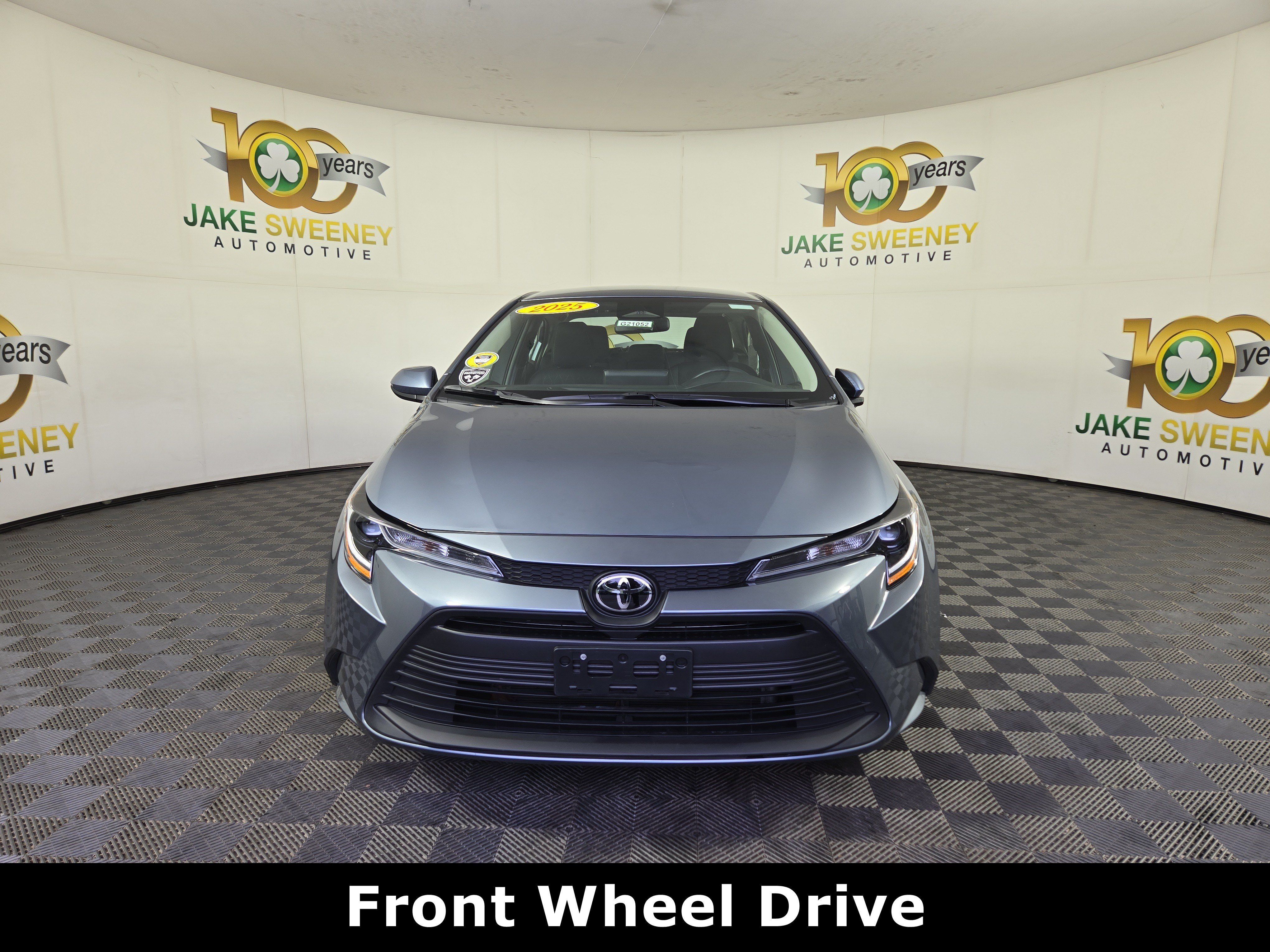 Used 2025 Toyota Corolla LE FWD image 2