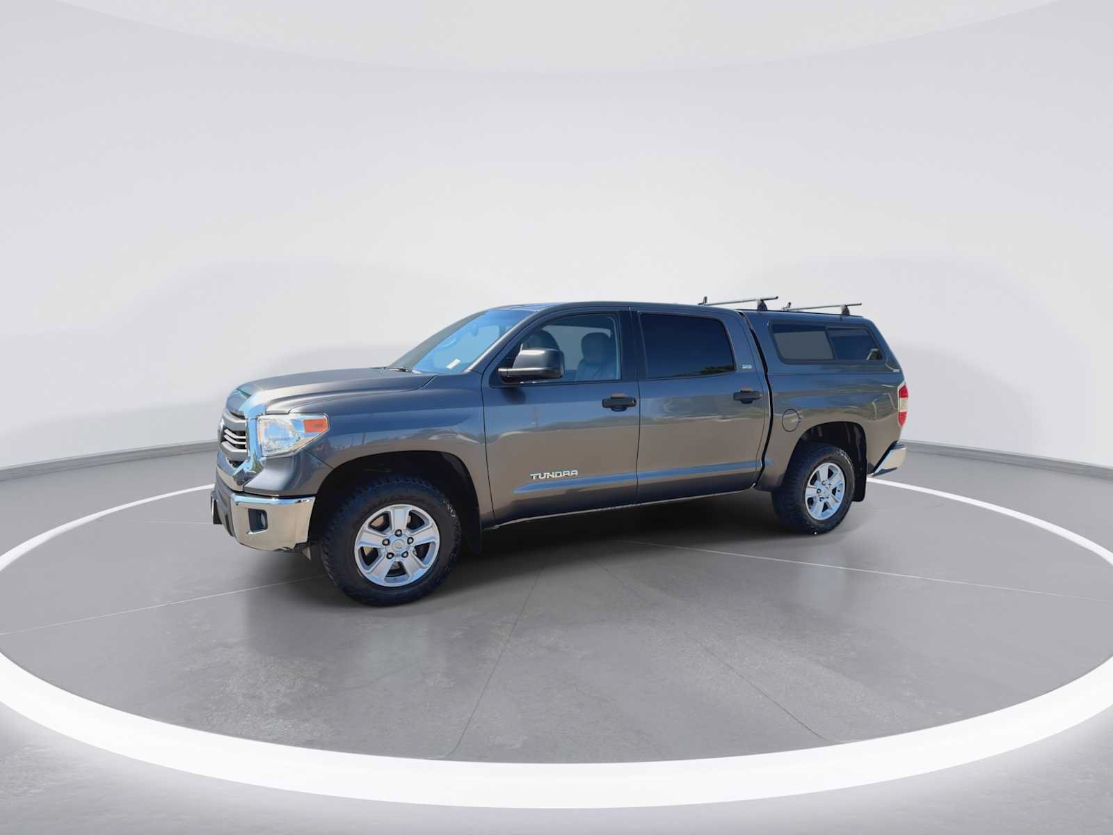 Used 2015 Toyota Tundra SR5 w/ SR5 Upgrade Package AWD/4WD image 4