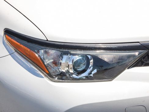 Used 2017 Toyota Corolla iM w/ Carpet Mat Package FWD image 4