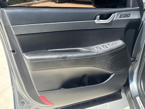 Used 2024 Hyundai Palisade Limited FWD image 3