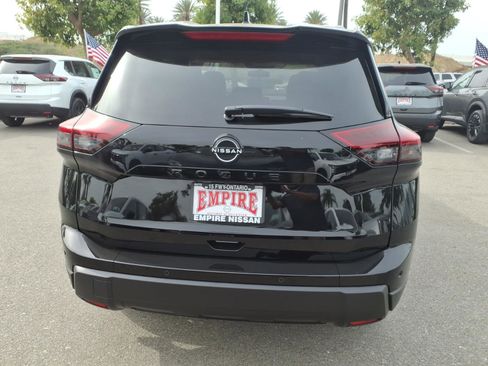 New 2026 Nissan Rogue SV image 4