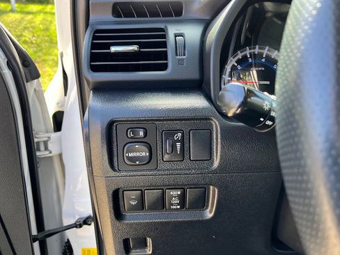 Used 2019 Toyota 4Runner SR5 image 11