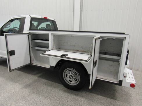 Used 2017 Ford F250 XL w/ Power Equipment Group image 18