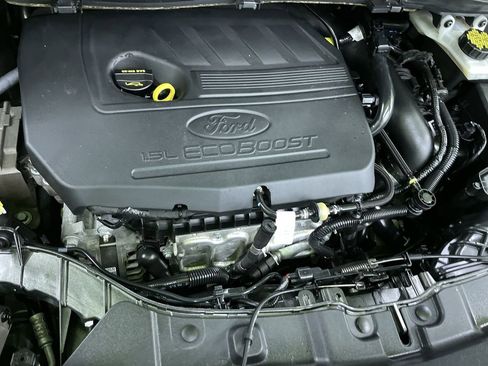 Used 2017 Ford Escape SE w/ Equipment Group 201A image 30