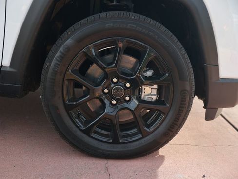 New 2026 Jeep Compass Latitude image 8