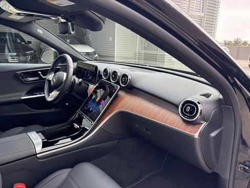 Used 2025 Mercedes-Benz C 300 Sedan image 15
