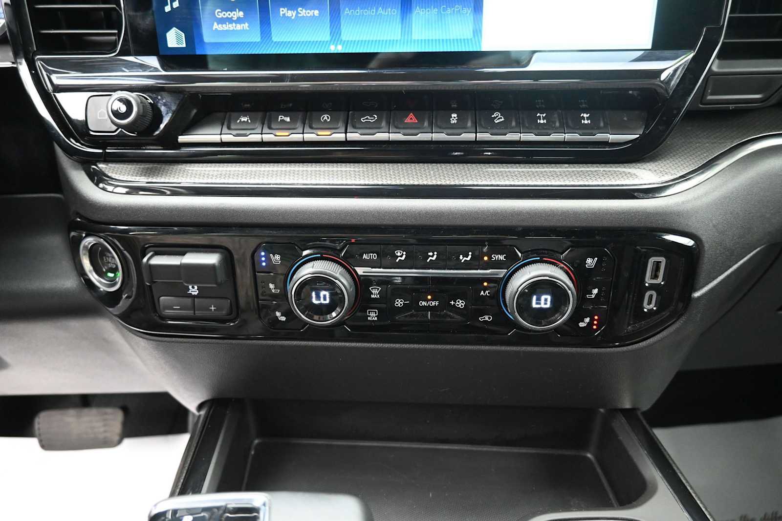 Used 2024 Chevrolet Silverado 1500 ZR2 w/ Technology Package AWD/4WD image 9
