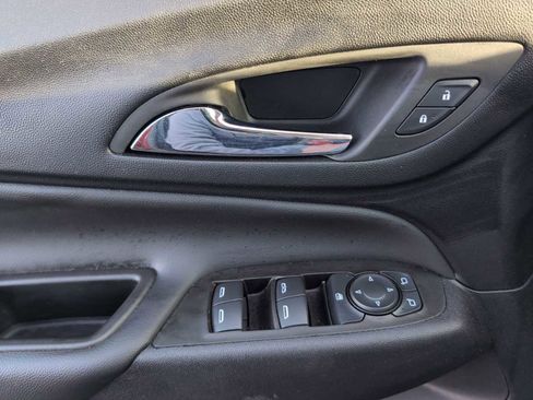 Used 2023 Chevrolet Equinox LT image 23