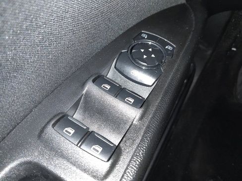 Used 2019 Ford Fusion SE FWD image 27
