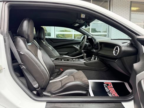 Used 2022 Chevrolet Camaro SS RWD image 33