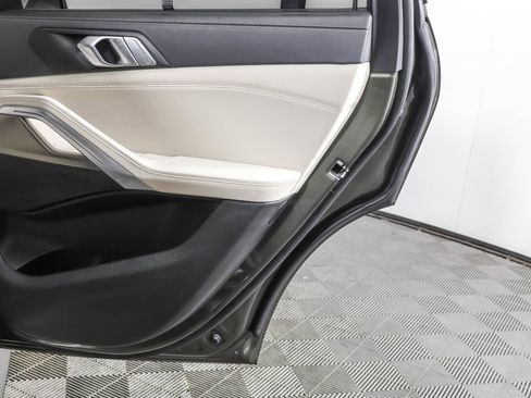 Used 2022 BMW X6 xDrive40i w/ M Sport Package image 47