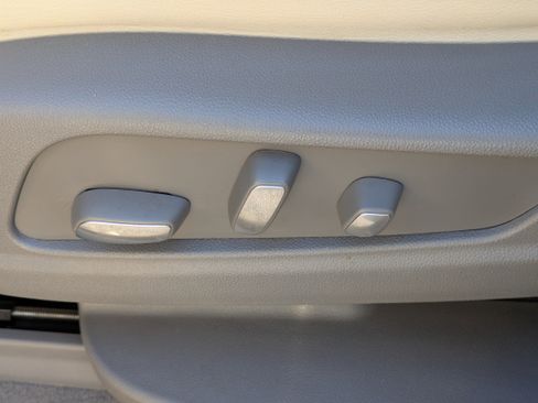 Used 2023 Cadillac XT6 Premium Luxury image 14