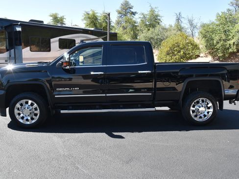 Used 2019 GMC Sierra 2500 Denali AWD/4WD image 5
