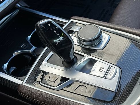 Used 2020 BMW 740i w/ M Sport Package RWD image 24