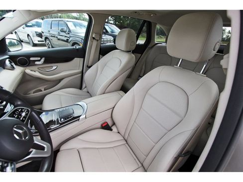 Used 2021 Mercedes-Benz GLC 300 image 32