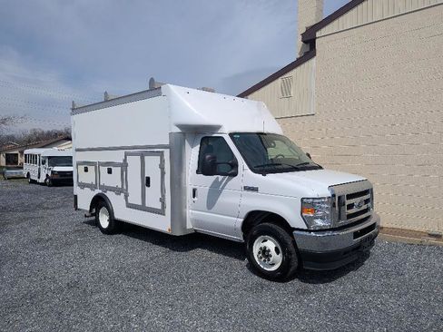 Used 2024 Ford E-350 and Econoline 350 Super Duty w/ Power Windows & Locks Group image 20